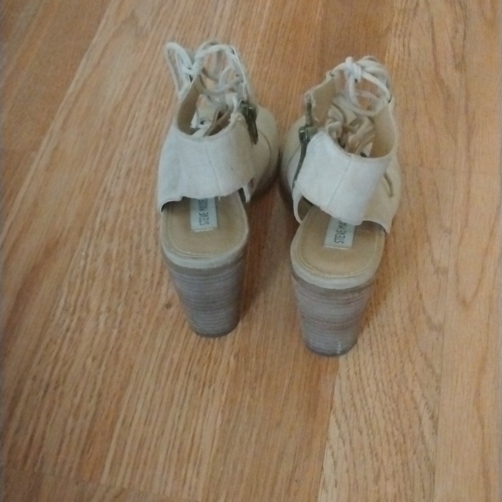 High heels - Picture 4 of 4